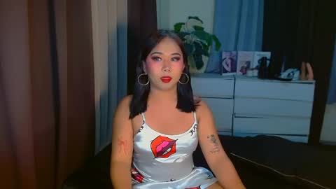 Urhoney Jennie online show from 05-15-26, 09:00