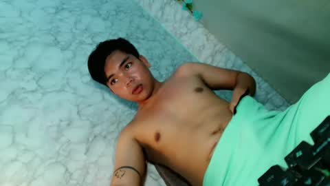Snapshot of urhot_kharlxoxo chatting on 05-07-26, 07:58 john carlo online show from 05-07-26, 07:58
