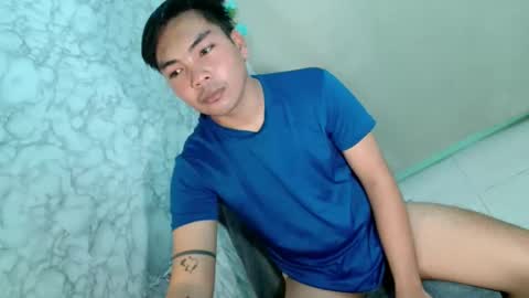 Snapshot of urhot_kharlxoxo chatting on 05-11-26, 08:20 john carlo online show from 05-11-26, 08:20