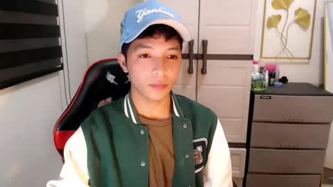 Ethan online show from 04-24-26, 03:58