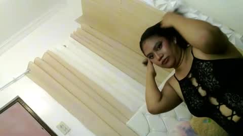 Snapshot of urhotmariahclara chatting on 06-21-26, 08:55 Anna online show from 06-21-26, 08:55