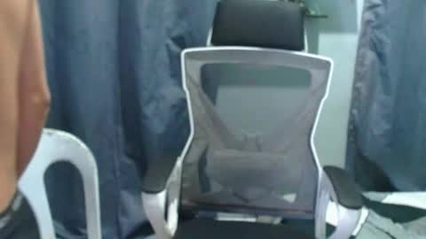 Snapshot of urhotpinoy_izaac chatting on 03-23-26, 07:51 simeon ulok online show from 03-23-26, 07:51
