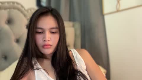 Amira online show from 12-04-25, 01:59