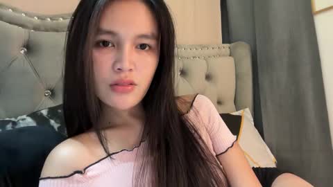 Amira online show from 12-15-25, 02:49