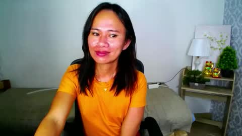 urlovely_che online show from 10-15-25, 04:56