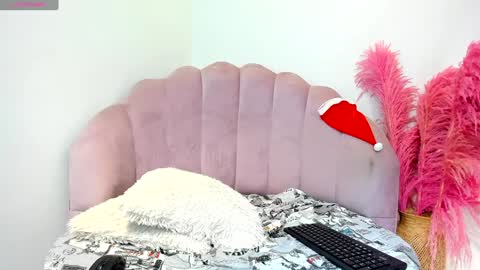 Snapshot of urlovex chatting on 12-11-24, 04:18 Love online show from 12-11-24, 04:18