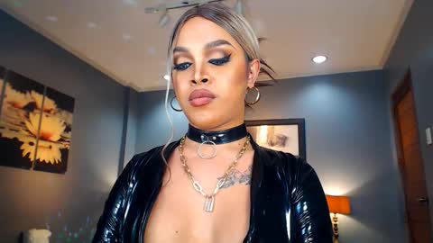 UrMajestyTyra online show from 12-23-24, 06:11