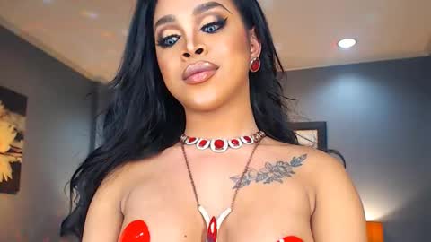 UrMajestyTyra online show from 12-24-24, 03:49