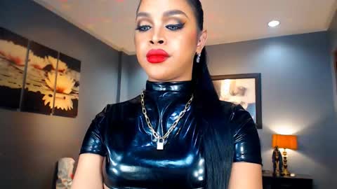 UrMajestyTyra online show from 01-05-25, 06:02