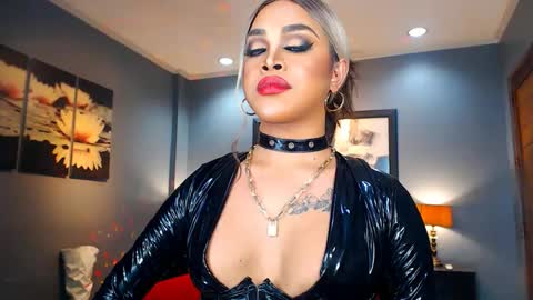 UrMajestyTyra online show from 01-10-25, 02:04