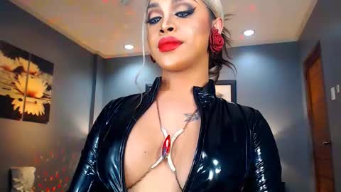UrMajestyTyra online show from 01-11-25, 02:09