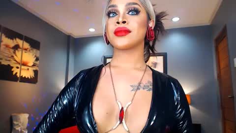 UrMajestyTyra online show from 01-11-25, 05:31