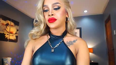 UrMajestyTyra online show from 01-14-25, 01:26