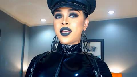 UrMajestyTyra online show from 01-21-25, 12:25