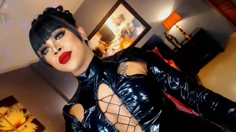 Snapshot of urmajestytyra chatting on 11-10-25, 12:42 UrMajestyTyra online show from 11-10-25, 12:42