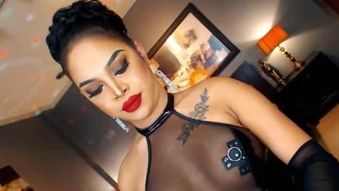 Snapshot of urmajestytyra chatting on 11-24-25, 01:27 UrMajestyTyra online show from 11-24-25, 01:27