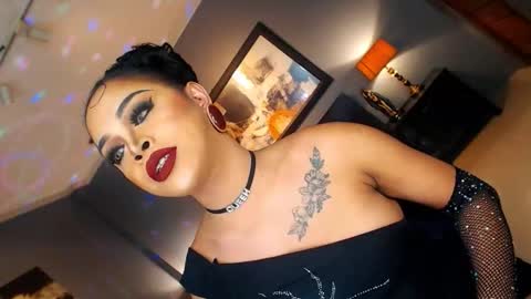 Snapshot of urmajestytyra chatting on 11-25-25, 02:00 UrMajestyTyra online show from 11-25-25, 02:00