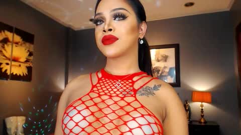 Snapshot of urmajestytyra chatting on 12-15-25, 12:48 UrMajestyTyra online show from 12-15-25, 12:48