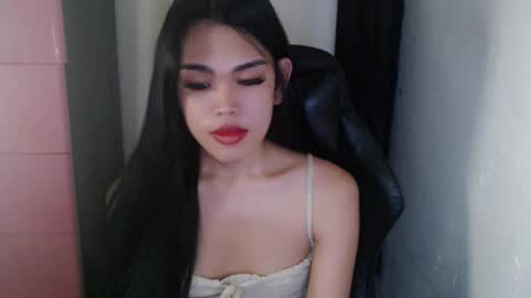 Snapshot of urpinayjenfuckerxxx chatting on 01-18-25, 08:19 Jenny online show from 01-18-25, 08:19