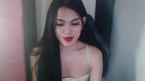 Snapshot of urpinayjenfuckerxxx chatting on 01-19-25, 12:28 Jenny online show from 01-19-25, 12:28