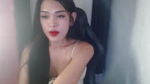 Snapshot of urpinayjenfuckerxxx chatting on 01-19-25, 03:29 Jenny online show from 01-19-25, 03:29