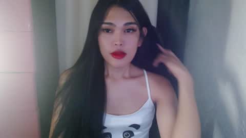 Snapshot of urpinayjenfuckerxxx chatting on 01-19-25, 10:17 Jenny online show from 01-19-25, 10:17