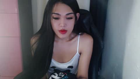 Snapshot of urpinayjenfuckerxxx chatting on 01-20-25, 12:46 Jenny online show from 01-20-25, 12:46