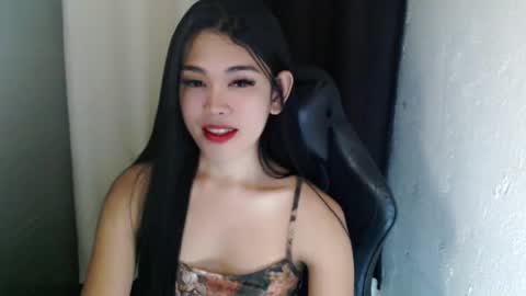 Snapshot of urpinayjenfuckerxxx chatting on 02-14-25, 09:10 Jenny online show from 02-14-25, 09:10
