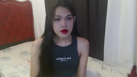 Snapshot of urpinayjenfuckerxxx chatting on 09-24-25, 10:18 Jenny online show from 09-24-25, 10:18