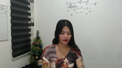 Snapshot of urpreciouspinayxxx chatting on 12-14-24, 11:07 hi im kim online show from 12-14-24, 11:07