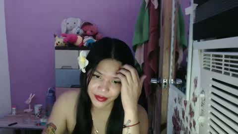 Snapshot of urpreciouspinayxxx chatting on 10-30-25, 11:44 hi im kim online show from 10-30-25, 11:44