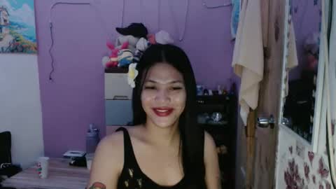 Snapshot of urpreciouspinayxxx chatting on 12-01-25, 11:48 hi im kim online show from 12-01-25, 11:48