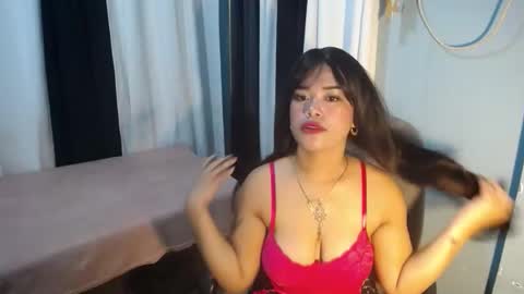 urqueen_boobsxx online show from 04-06-26, 09:32
