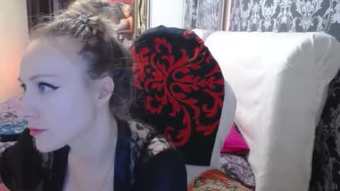 Snapshot of ursecrettreasure88 chatting on 10-05-25, 10:13 UrSecretTreasure88 online show from 10-05-25, 10:13