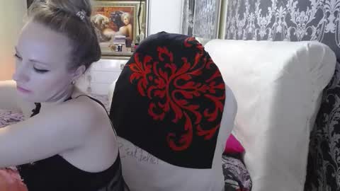 Snapshot of ursecrettreasure88 chatting on 10-10-25, 01:32 UrSecretTreasure88 online show from 10-10-25, 01:32