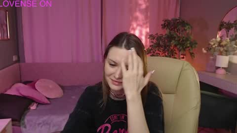 Eva online show from 05-14-26, 01:12