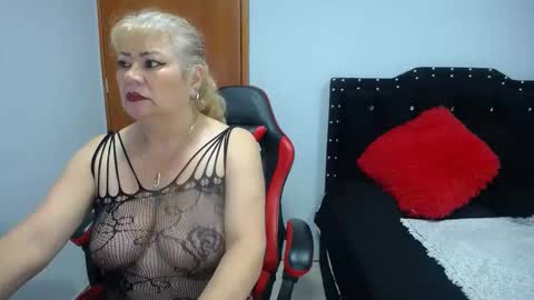 Snapshot of ursulawhite69 chatting on 05-12-26, 02:08 Eveling Blanco online show from 05-12-26, 02:08
