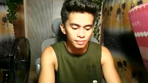 Snapshot of urwild_fuckerxx chatting on 05-17-26, 08:34 urwild_fuckerxx online show from 05-17-26, 08:34