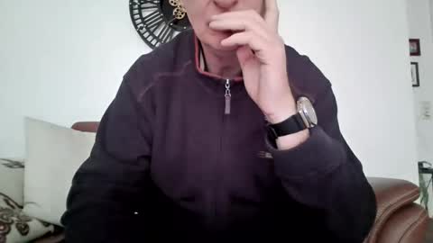 Snapshot of use2020 chatting on 10-22-25, 08:36 use2020 online show from 10-22-25, 08:36