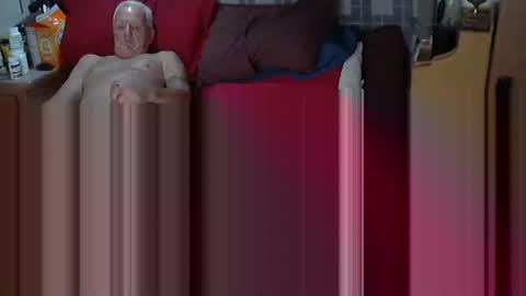 Snapshot of usednotbroken1 chatting on 01-15-26, 08:08 usednotbroken1 online show from 01-15-26, 08:08