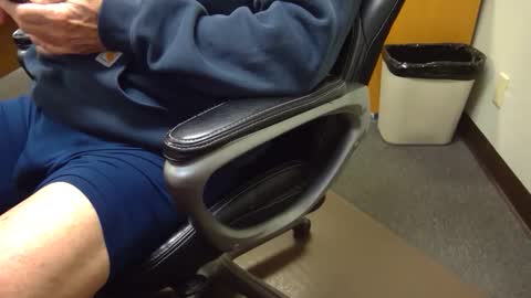 useemie online show from 04-22-26, 07:26