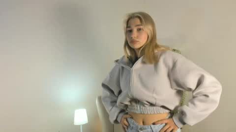 Snapshot of ushacoyt chatting on 03-24-26, 03:11 Victoria online show from 03-24-26, 03:11