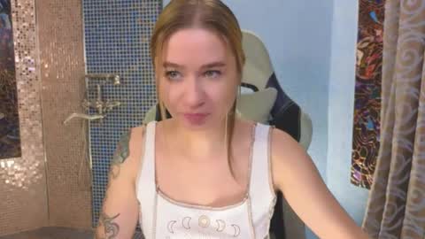 Leila online show from 10-19-25, 06:30