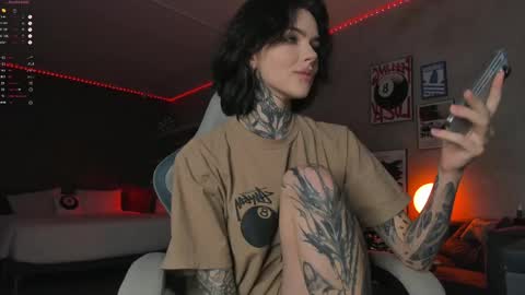 Eva online show from 04-12-26, 03:22