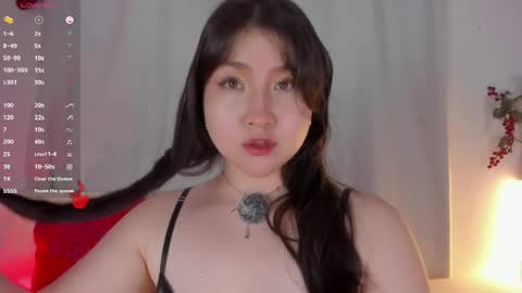 Snapshot of uwumary chatting on 06-05-26, 01:01 Mary online show from 06-05-26, 01:01