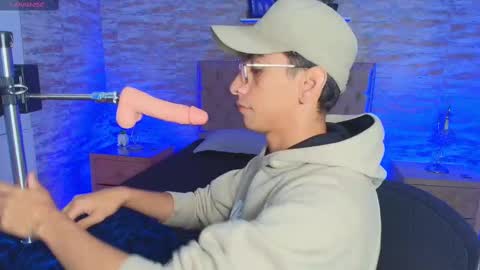 Snapshot of uyukie chatting on 10-31-25, 11:55 UYUKIE online show from 10-31-25, 11:55