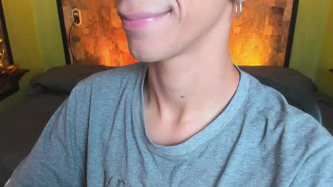 Snapshot of uyukie chatting on 05-19-26, 01:56 UYUKIE online show from 05-19-26, 01:56