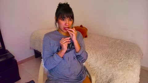 Snapshot of vaalerii_cutee chatting on 04-09-26, 02:55 valeri and markk online show from 04-09-26, 02:55