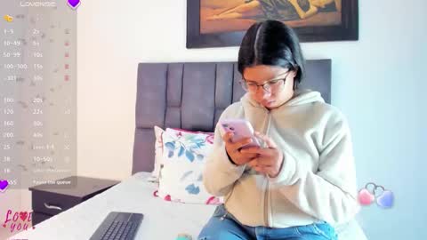 Vahiolet smith online show from 05-14-26, 03:24