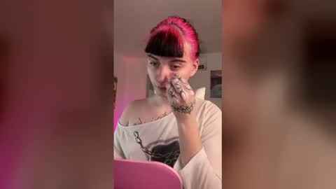 Snapshot of vailyreb chatting on 05-01-26, 11:48 Marin online show from 05-01-26, 11:48